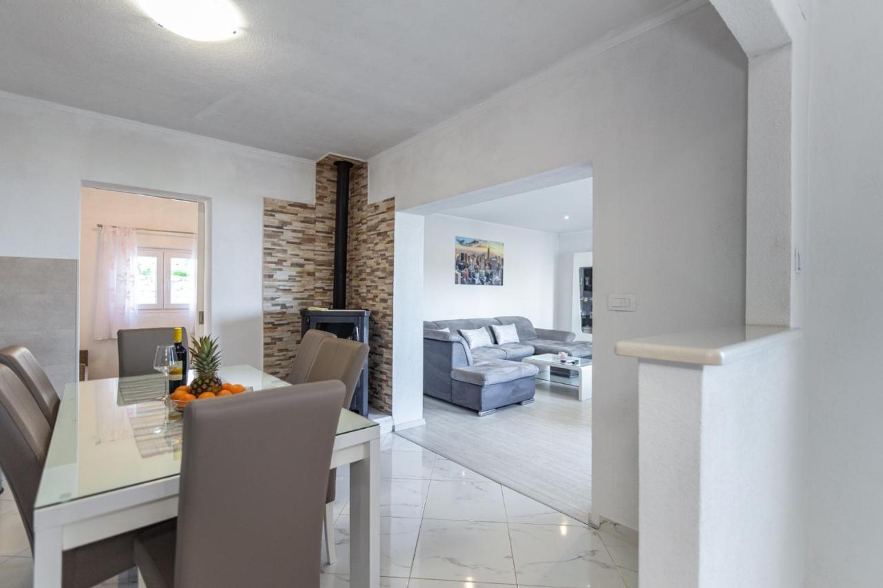 Navis Sea View Apartment With Pool Makarska Exterior foto