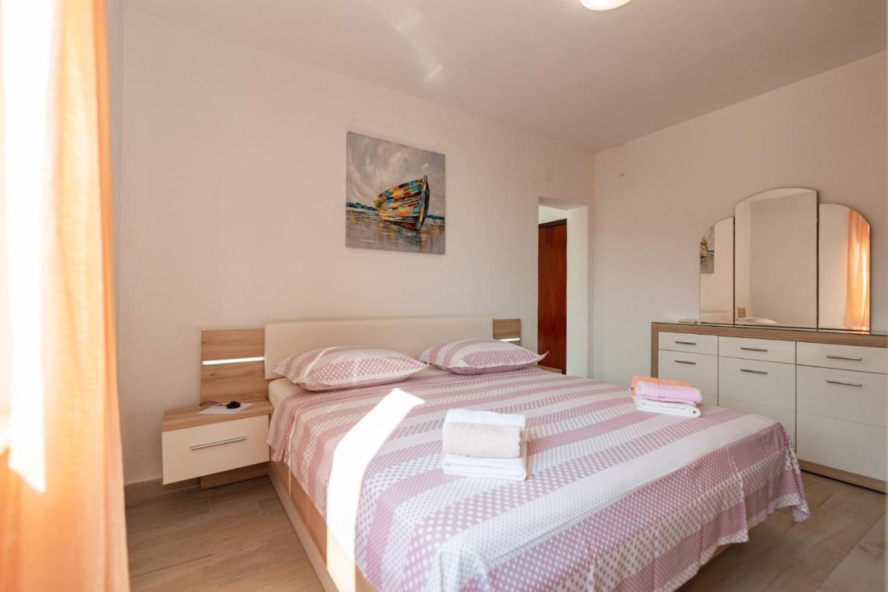 Navis Sea View Apartment With Pool Makarska Exterior foto