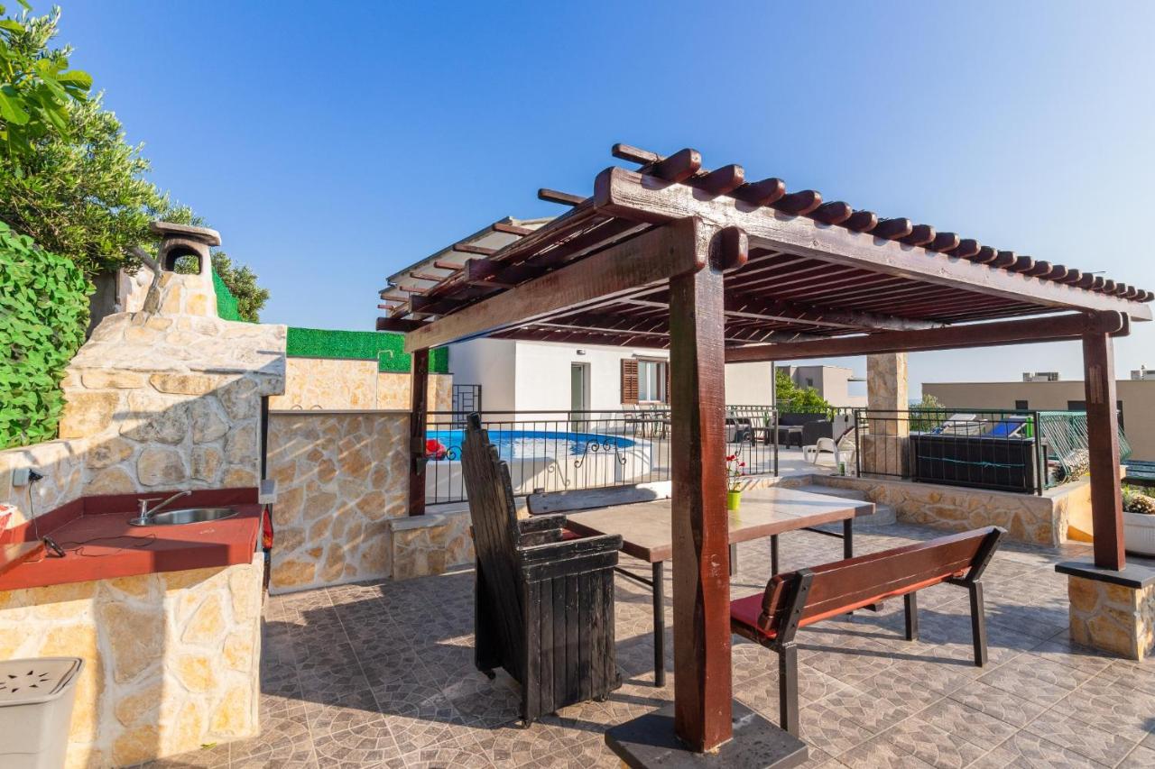 Navis Sea View Apartment With Pool Makarska Exterior foto