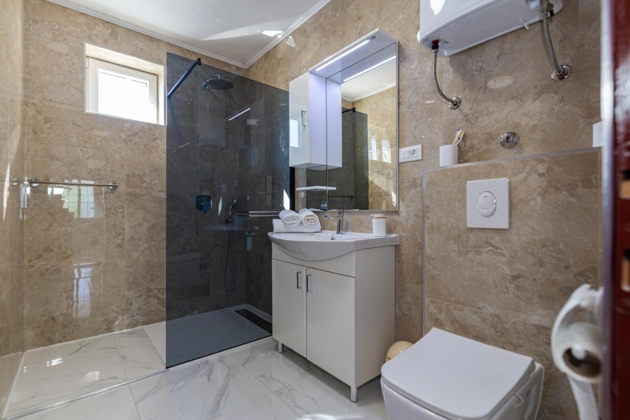 Navis Sea View Apartment With Pool Makarska Exterior foto
